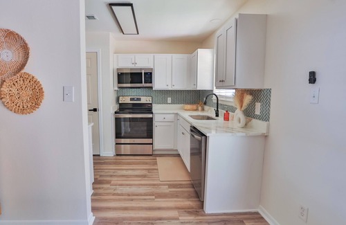 Fairhope House | Less than 1 mile from downtown Fairhope!