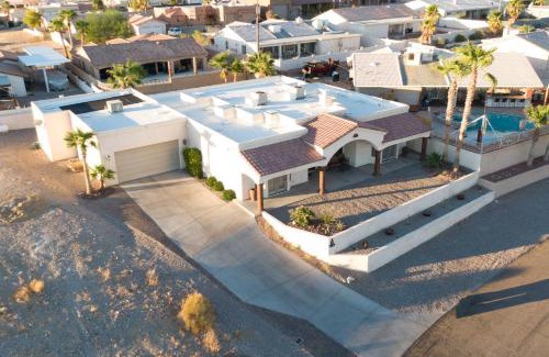 Lake Havasu City House | Less Than 2 Mi to Lake Havasu Spacious Home with Patio!
