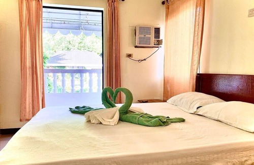 Manoc-Manoc Hostel | less than 2 minute walk in Boracay's famous white sand.