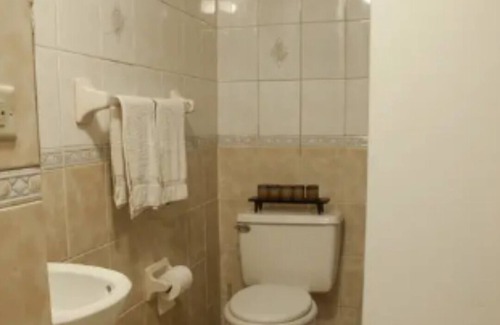 Southampton Apartment | Less than 5-Minute Walk to Popular Beaches, Restaurants, Golf, & More!