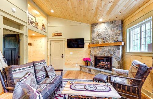 North Pole Apartment | Less Than 5 Mi to Whiteface Mtn Resort Cabin-Style Apt
