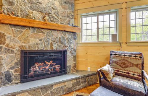 North Pole Apartment | Less Than 5 Mi to Whiteface Mtn Resort Cabin-Style Apt