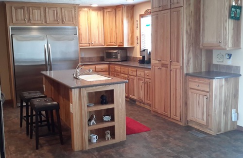 Labadie House | LESS THAN 8 MILES TO PURINA EVENT CENTER, PET FRIENDLY WITH FENCED AREAS