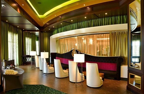 Whitehaven Apartment | Less than a 5-minute walk from Elvis Presley's Graceland Mansion .