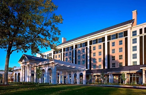 Whitehaven Apartment | Less than a 5-minute walk from Elvis Presley's Graceland Mansion .
