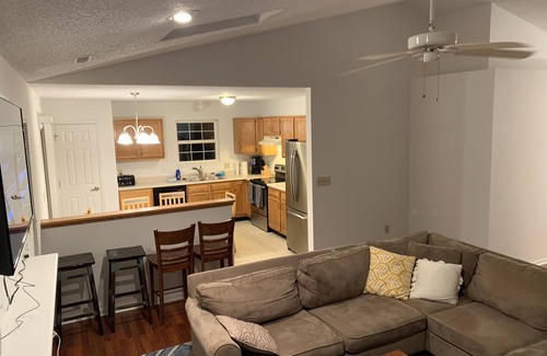 Westfield House | Less than a mile from Grand Park, Sleeps 20, "Sitting the Pines"