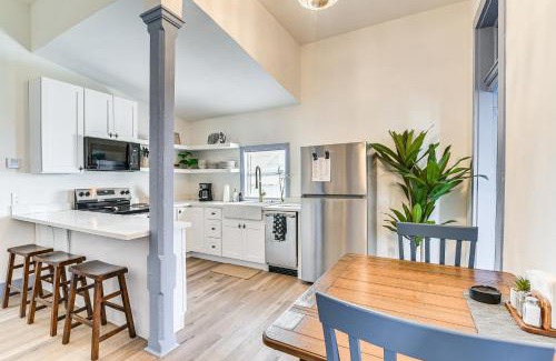 Galveston Apartment | Less Than half Mi to The Strand Historic Galveston Apt!