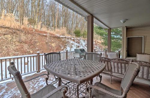 Lake Harmony House | Less Than Half-Mi to Skiing Lake Harmony Home with Hot Tub