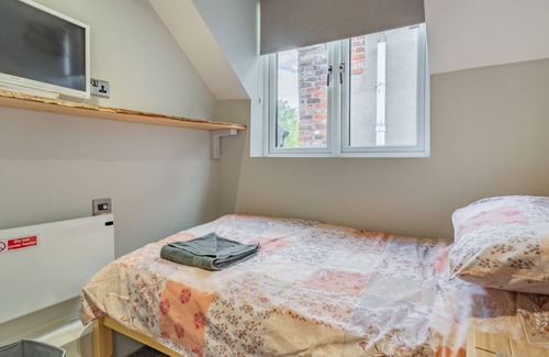 Storwood Cottage | Lesta Cottage is a newly refurbished cottage with a cosy and welcoming feel, it is an ideal base for