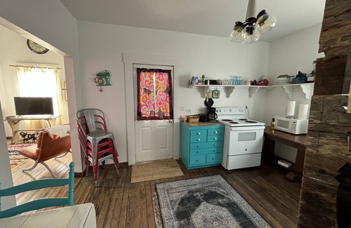 Lake Forest Estates House | Let "Rubies Rental" Be your Winter Escape