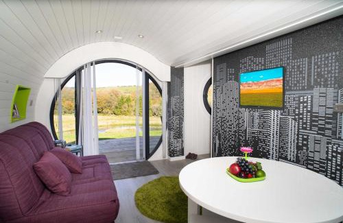 Llandysul Other | Let's Glamp Retro - Madonna