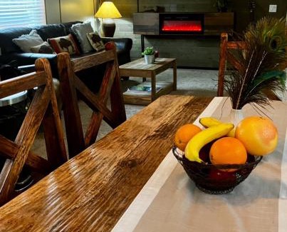East Thermopolis House | Let's Go ! Highly Rated, Location Perfect, Pools One Minute, Amenity-Rich with Wonderful Comfort, and Pup Friendly, Discover An Exceptional Wyoming Stay, Thermopolis River Walk Home at Hot Springs State Park, 'Where Families and Fisherman Stay'