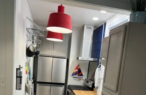 Urbanna House | Let the local "Cross Street Retreat" help you discover the hidden gem "Urbanna"