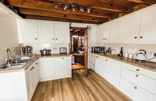 Staithes House | LetAway - Captain Cook's Cottage, Staithes