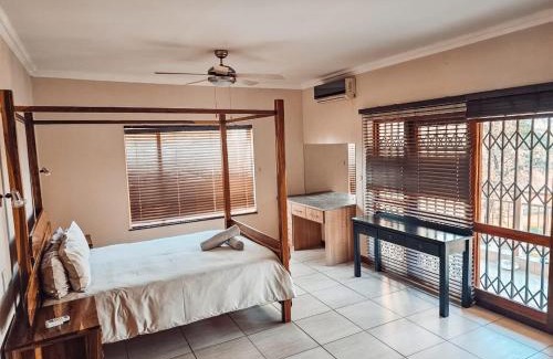 Leeupoort Cabin | Lethabong Lodge