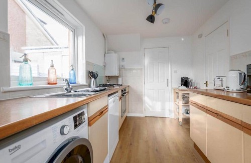 St. Andrews Ski Chalet | Letham Place (No 7)