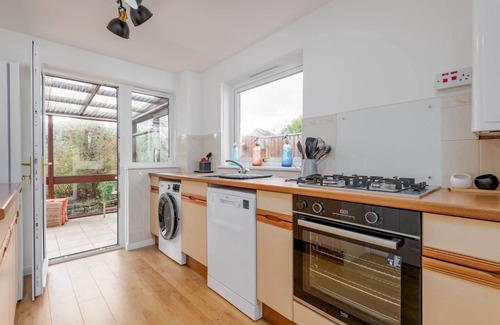 St. Andrews Ski Chalet | Letham Place (No 7)