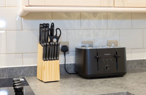 Southport Apartment | Lethbridge Villa 49 3-bedroom Apartment with Garden, Fibre WiFi, free parking