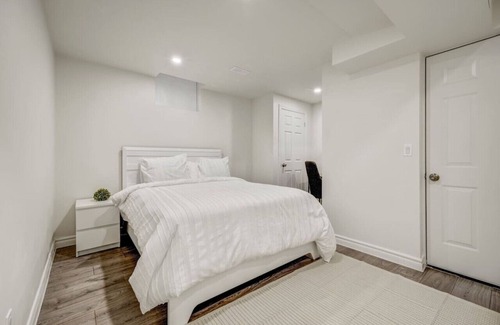 Halton Regional Municipality Apartment | LetitBnb: Tranquil Terrace