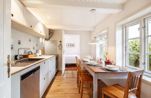 Alkersum House | Letj Lindguard