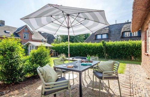 Alkersum House | Letj Lindguard