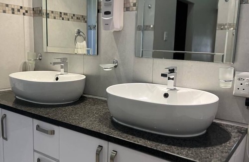 Rustenburg Bed & Breakfast | Letsatsing Lodge