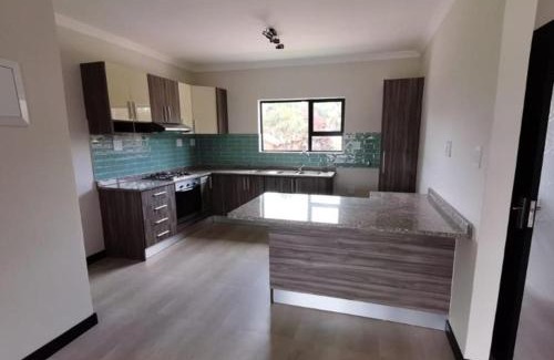 Nkowankowa Apartment | Letsleep