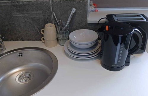 Pinkwell House | Letzi private en-suite, Near Heathrow Airport T3