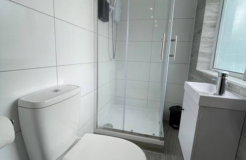 Pinkwell House | Letzi private en-suite, Near Heathrow Airport T3