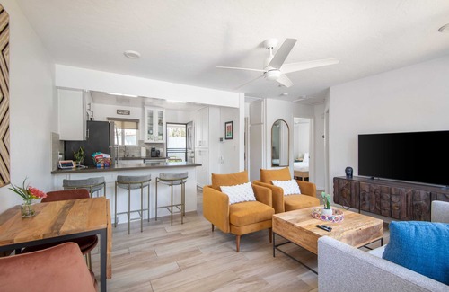 Leucadia House | Leucadia "Ponto" Bungalow ~ walk everywhere with beach gear!