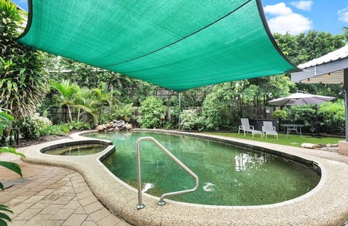Cairns North House | Leumeah - Charming City Retreat with Sunset Views & Pool Near Esplanade