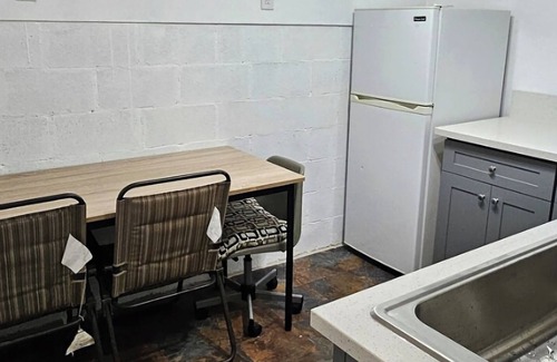 Laguna Hills Condo | Leval Entry~Downstairs~Remodeld Kitchen~Monthly~Gym~Pools~Spa~讲中文
