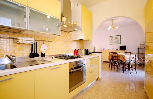 Levanto House | Levanto at 50 mt. from the sea, Casa Gelsomino Free Wifi ! Free car pass !