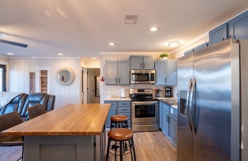 Camdenton Cabin | Level lakefront cabin with private covered dock. Close to Old Kinderhook.