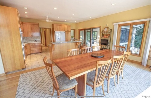 Skaneateles House | Level Lakefront less than 2 miles to the village of Skaneateles