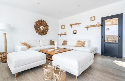 Almadraba-Canyelles Villa | Level Mar