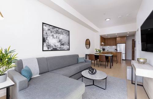 Port Moody Hotel | Level Port Moody- One Bedroom Suite