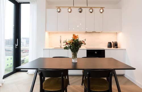 Amsterdam East Apartment | LevelUp Sunrise Summa