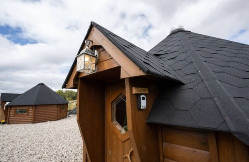 West Laroch Ski Chalet | Leven View Lodges near Glencoe No2 Callart