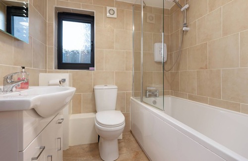 Stodmarsh Cabin | Leveret Lodge