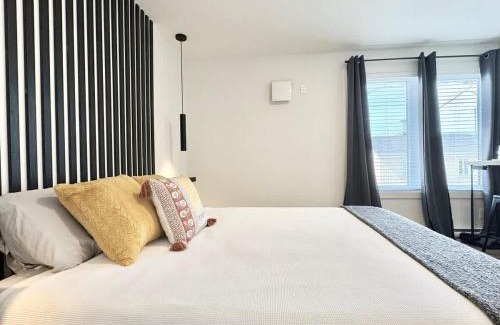 Desjardins Apartment | Levis Center New Studio #1 with AC, EV Chrger and 2 Parking spaces