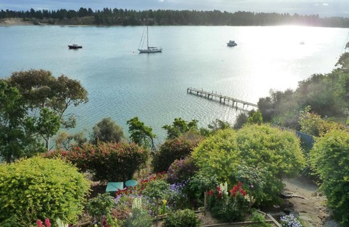 Lewisham Bed & Breakfast | Lewi Waters
