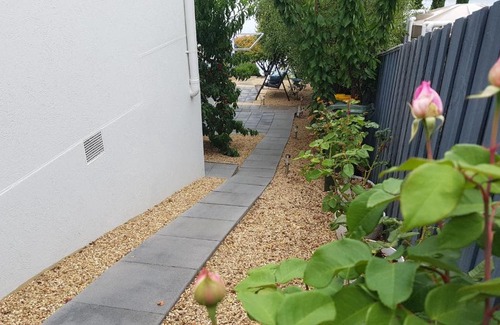 Lewisham Bed & Breakfast | Lewi Waters