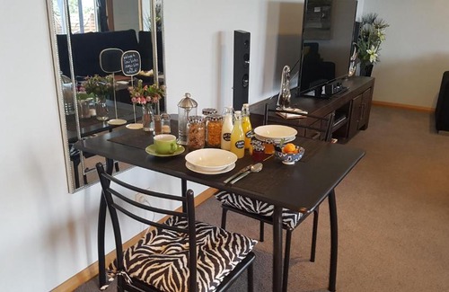 Lewisham Bed & Breakfast | Lewi Waters