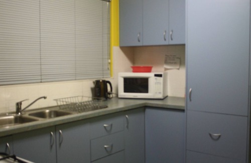 Perth House | Lewington Beach Retreat, Short walk to beach (Pet Friendly)