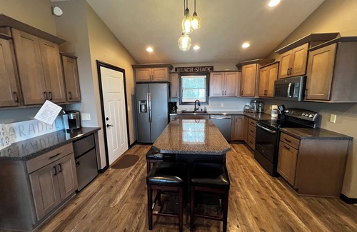 Crofton Apartment | Lewis and Clark Lake Home/Loft for Rent/Lake View Property and Lake Access