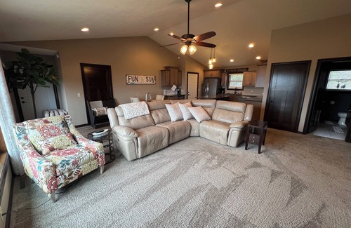 Crofton Apartment | Lewis and Clark Lake Home/Loft for Rent/Lake View Property and Lake Access