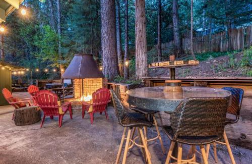Sugar Pine House | Lewis Creek Hideaway- Hot Tub/EV/Pool Table/Historic