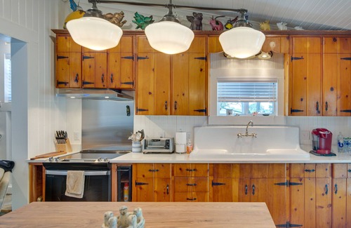 Lewisburg Cottage | Lewisburg Home w/City Park Views: Near Downtown!