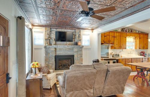 Lewisburg House | Lewisburg Home with City Park Views Near Downtown!